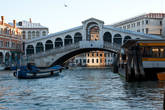 Венеция без туристов, утро на мосту Риальто.