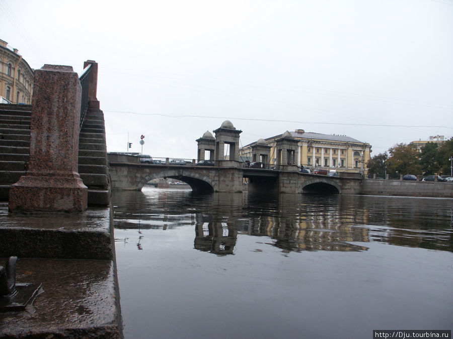 Фонтанка и цепной мост Ломоносова.Таких мостов сохранилось только два (Калинкин мост). Санкт-Петербург, Россия