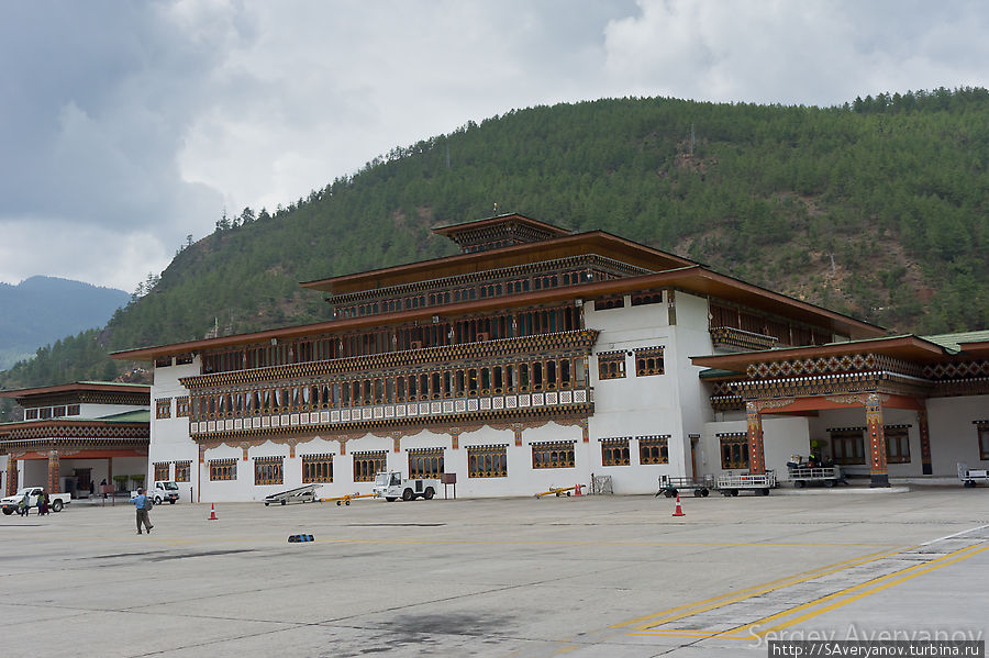 Паро, здание аэропорта Бутан