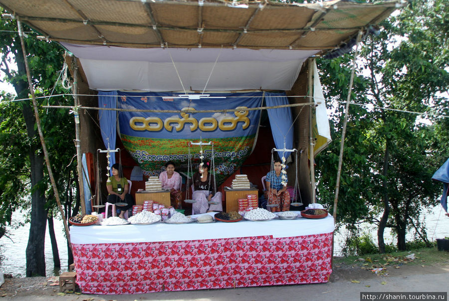 Выставка-продажа фирменных сладостей Мандалай, Мьянма