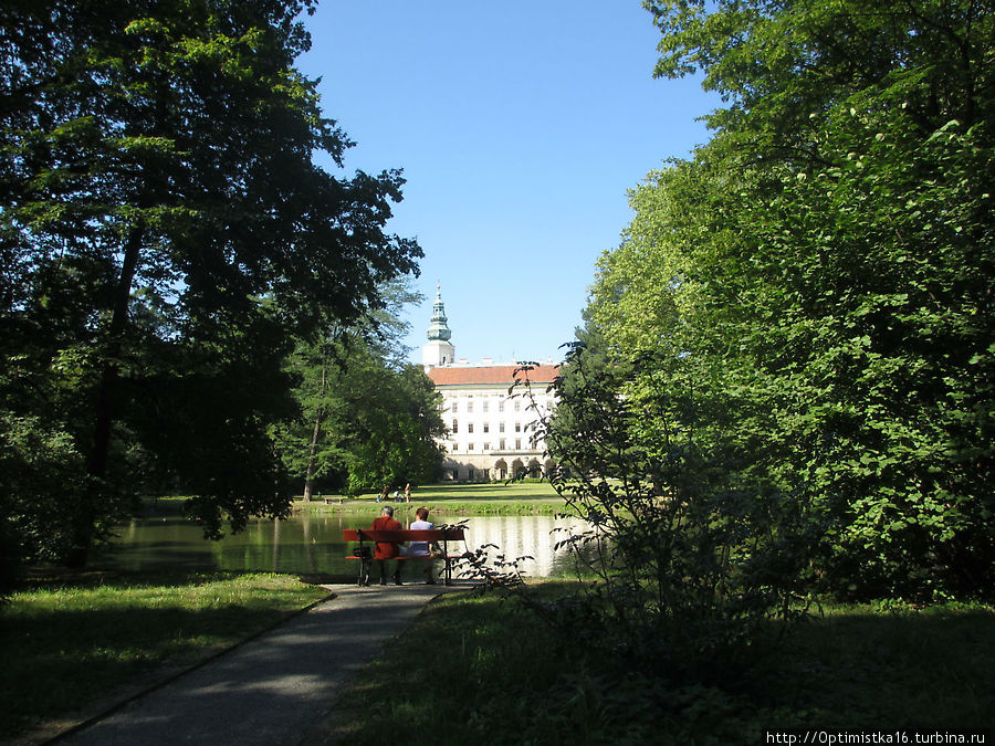 Неспешная утренняя прогулка по замковому парку Кромержижа Кромержиж, Чехия