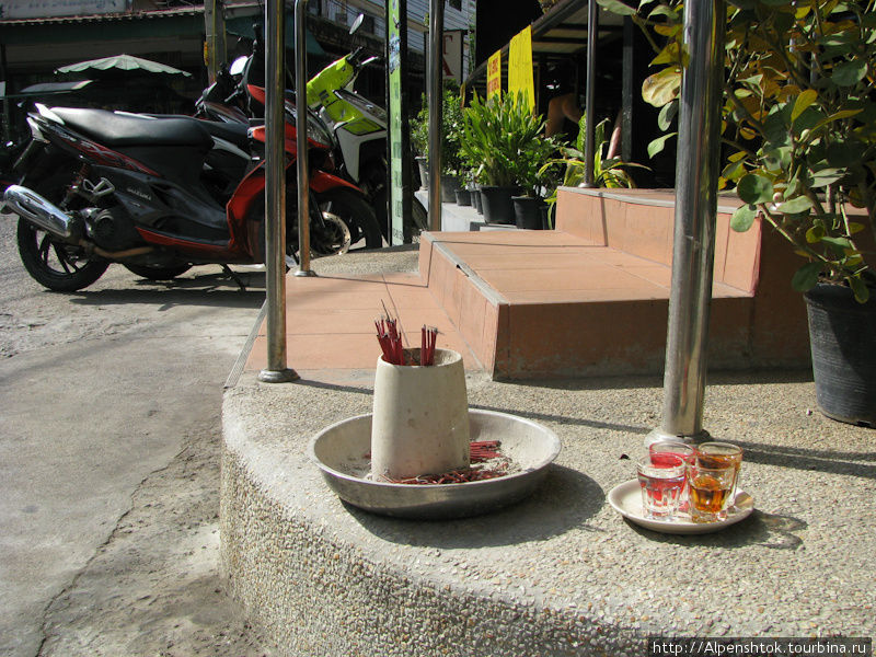 Подношение духам Паттайя, Таиланд