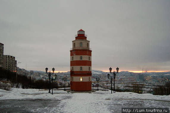 Памятник морякам, погибшим в мирное время. Мурманск, Россия