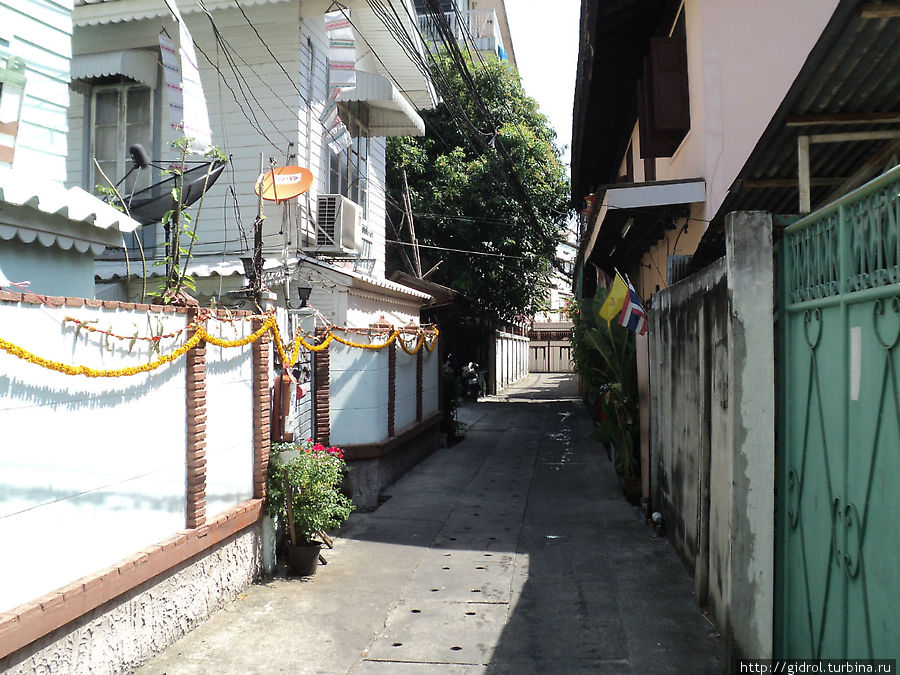 вот такой маленький переулочек Бангкок, Таиланд