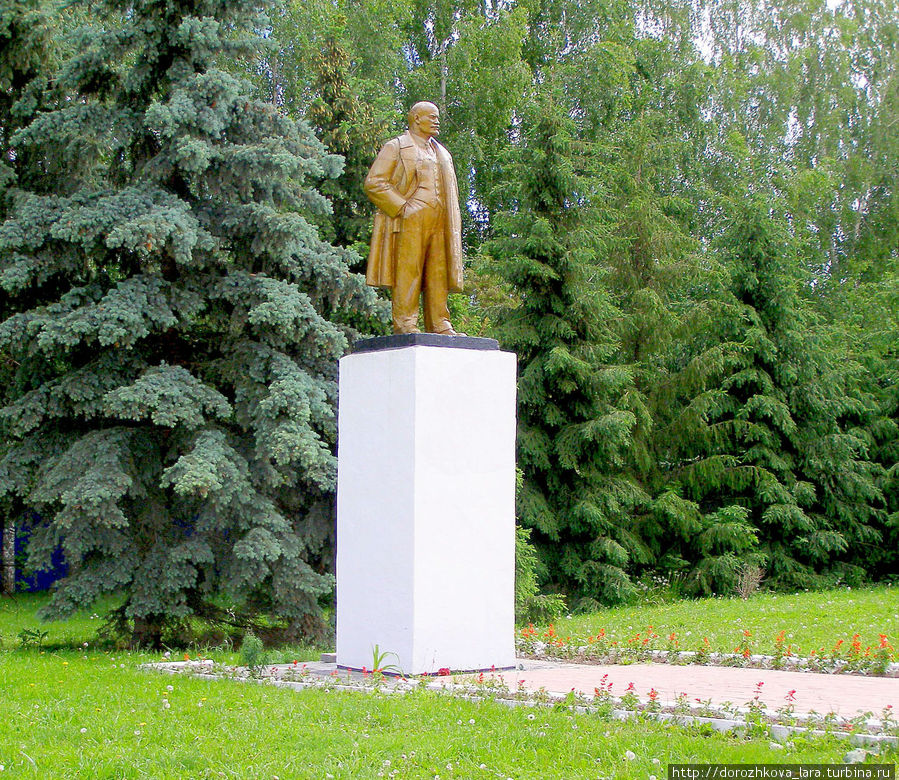Как и везде, памятник Ильичу Воротынец, Россия