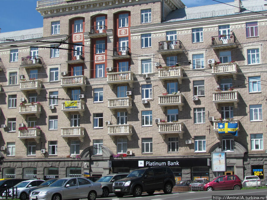 шведы живут на пл. Толстого Киев, Украина