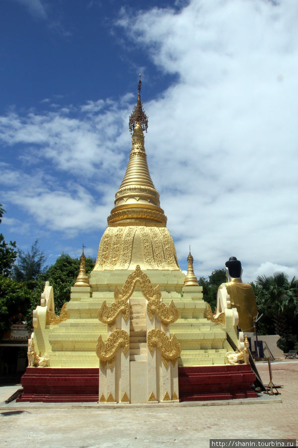 Ступа. Пагода Шве Сиен Кхон в Мониве Монива, Мьянма