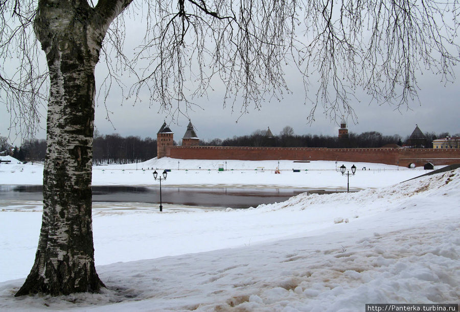 По кремлю зимнему да холодному, да по музеям, да по медовухе Великий Новгород, Россия