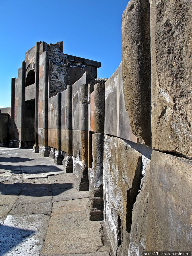 Храм Бдящих Сил Ереван, Армения