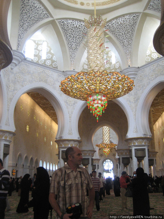 Белая мечеть шейха Заеда.