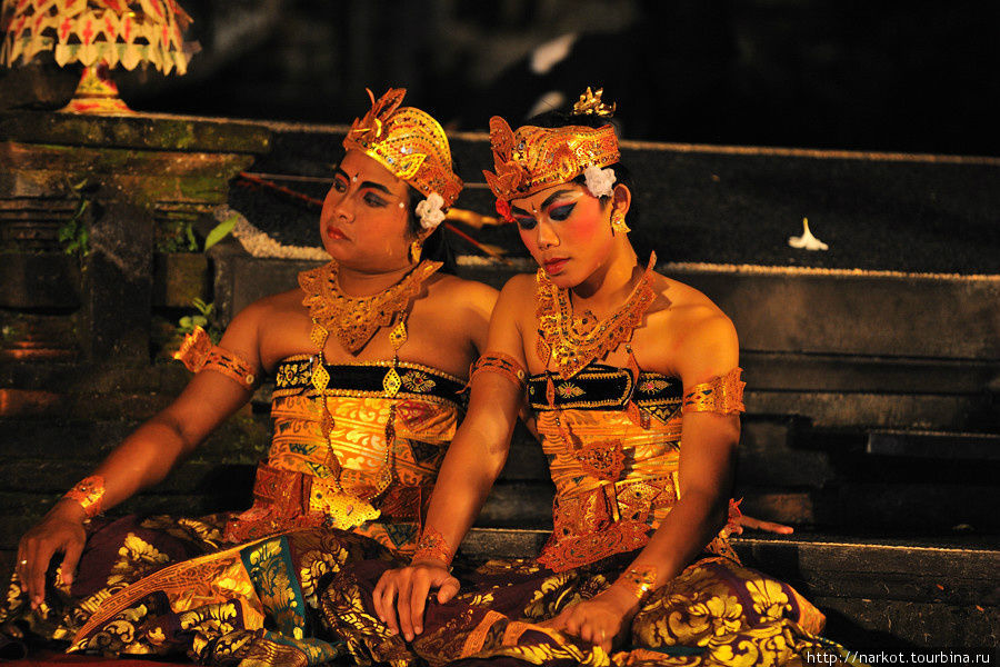 Театр на бали. Фольклорный театр на Бали.