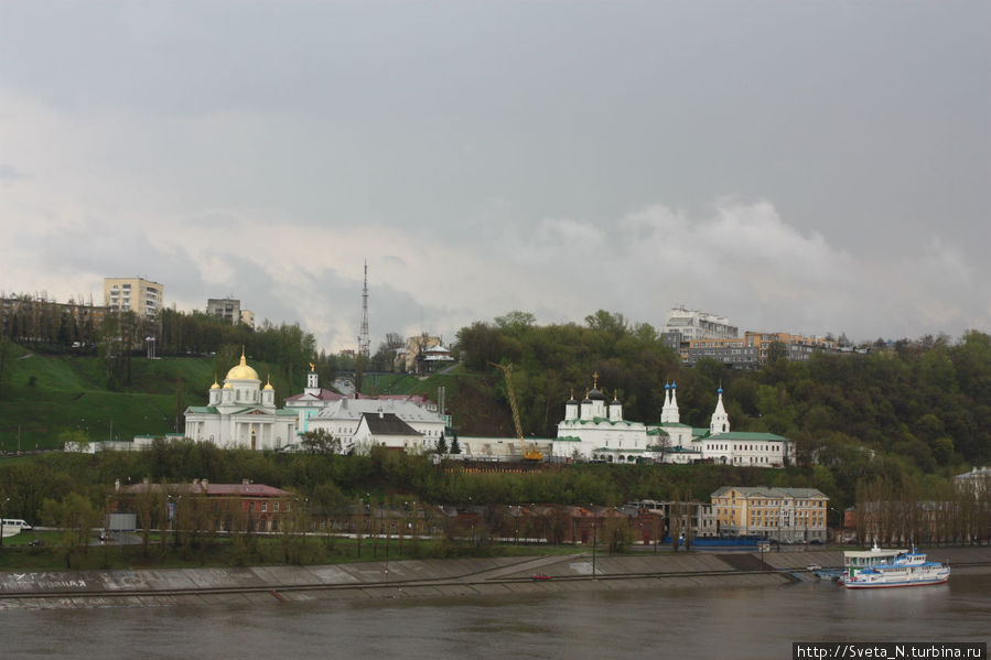 Вид с Канавинского моста на Благовещенский монастырь Нижний Новгород, Россия