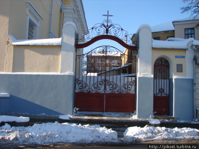 Памятник архитектуры — ворота собора Киев, Украина