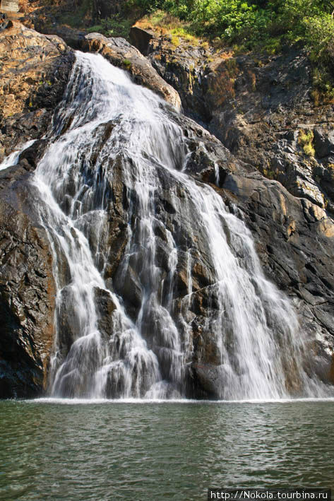 Водопад Дудхсагар. Штат Карнатака Индия
