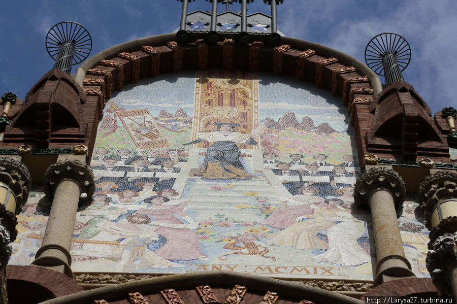 Мозаика на фасаде Барселона, Испания