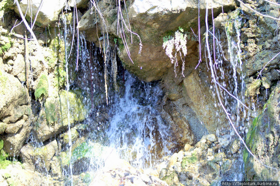 Водопад в горах Алания, Турция