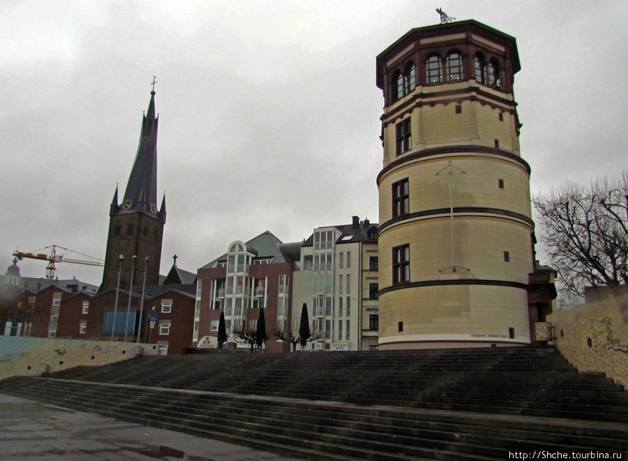 башня Schlossturn Дюссельдорф, Германия