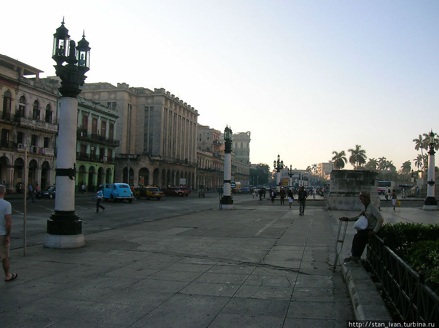 Утро на бульваре Прадо в Гаване Куба