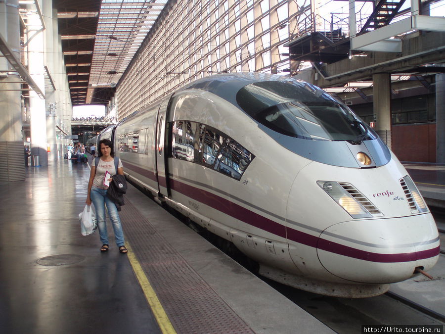 Скоростной поезд Мадрид-Барселона Барселона, Испания