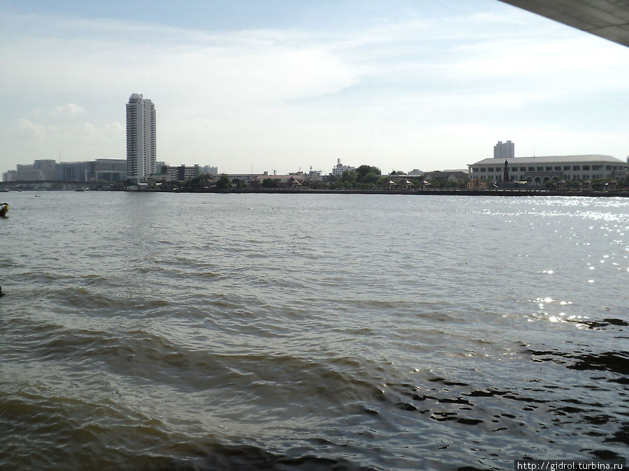 Река Чао Прая. Бангкок, Таиланд