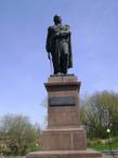 Памятник М.И.Кутузову у Соборного холма был воздвигнут по проекту скульптора И. Г. Мотовилова и архитектора Л. М. Полякова