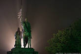 Памятник основателю города Владимира князю Владимиру Красное Солнышко и Святителю Федору.