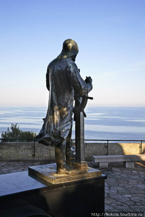 Монако-Вилль. Памятник Альберту I в садах Св. Мартина Монако