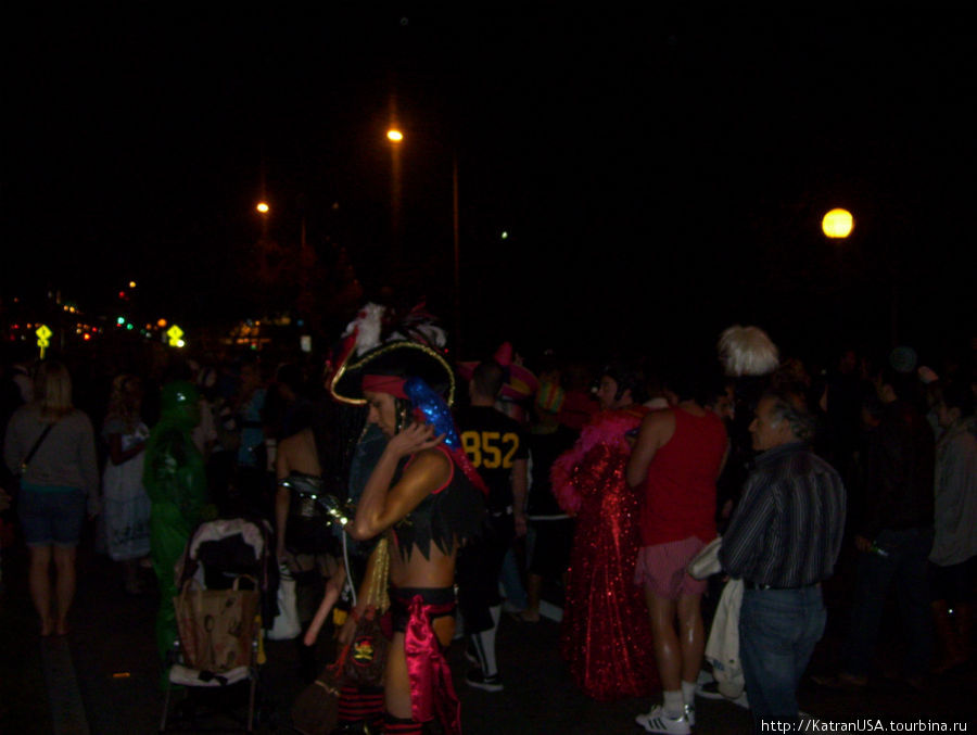 Лос Анджелес. Хэлоуин парад 2011. Лос-Анжелес, CША