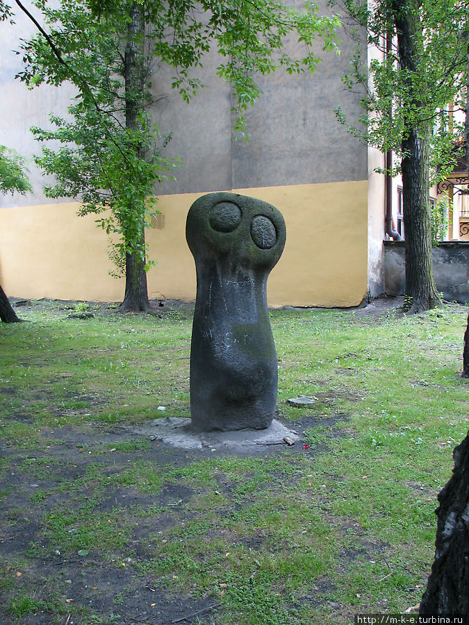 Памятник совы Краков, Польша