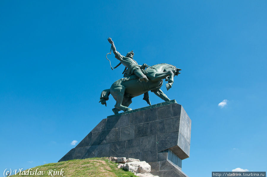 Памятник Салавату Юлаеву — самая большая в РФ конная статуя