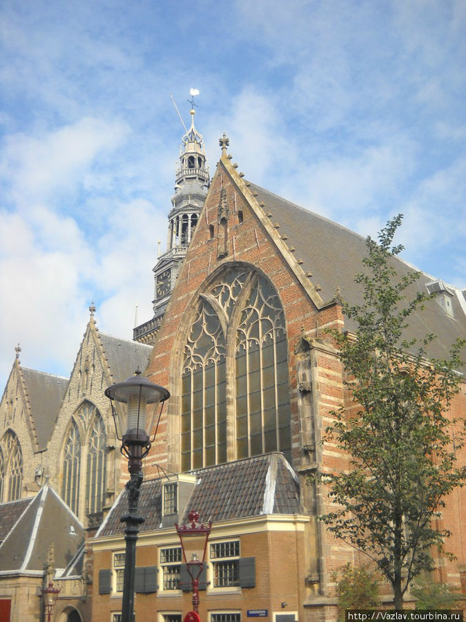 Вид на церковь Амстердам, Нидерланды