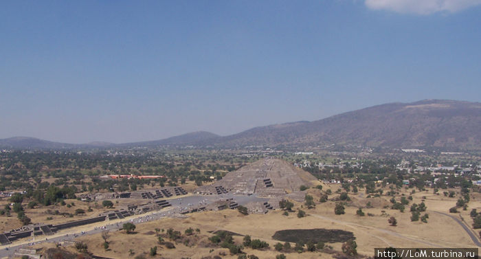Пирамида Луны и дорога Мертвых Теотиуакан пре-испанский город тольтеков, Мексика