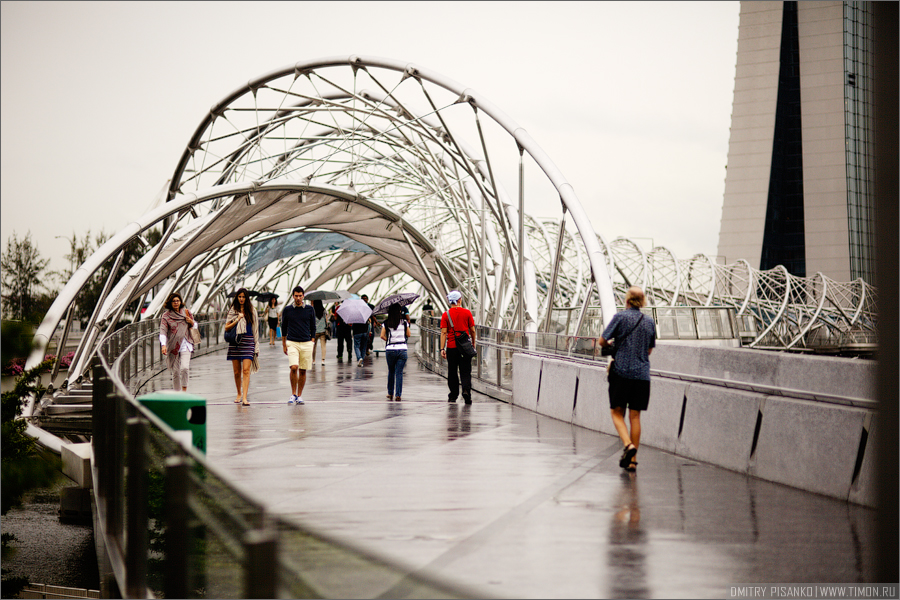 Закрученный мост, долго по нему гулял в поисках кадра, но ничего упорно не шло, еще и погода подвела. Сингапур (город-государство)
