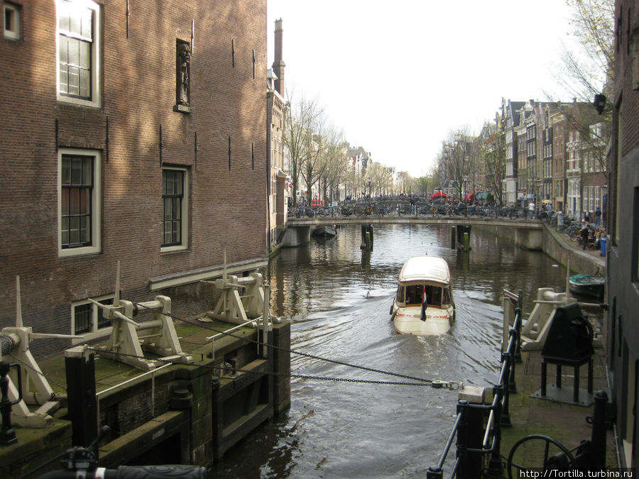 Нидерланды. Амстердам. Старый шлюз Амстердам, Нидерланды