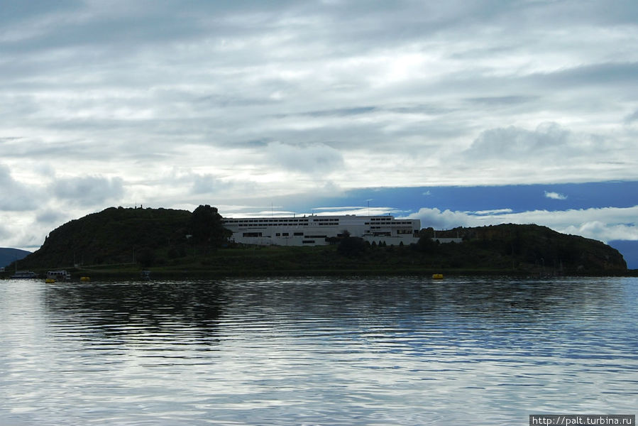 Отель Libertador Lake Titicaca Этот 5-звездочный отель расположен на острове Эстевес (территория бывшей тюрьмы)