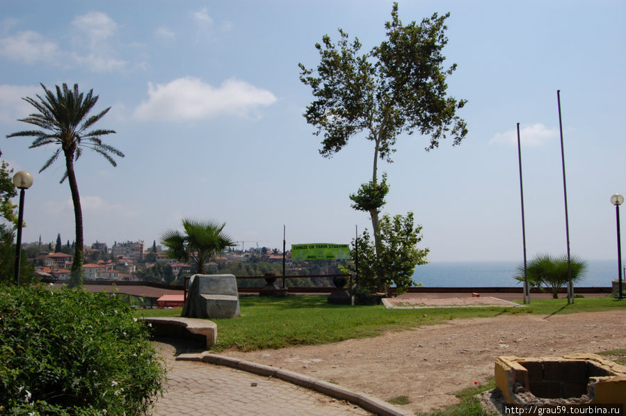 В сквере над портом Антальи Анталия, Турция
