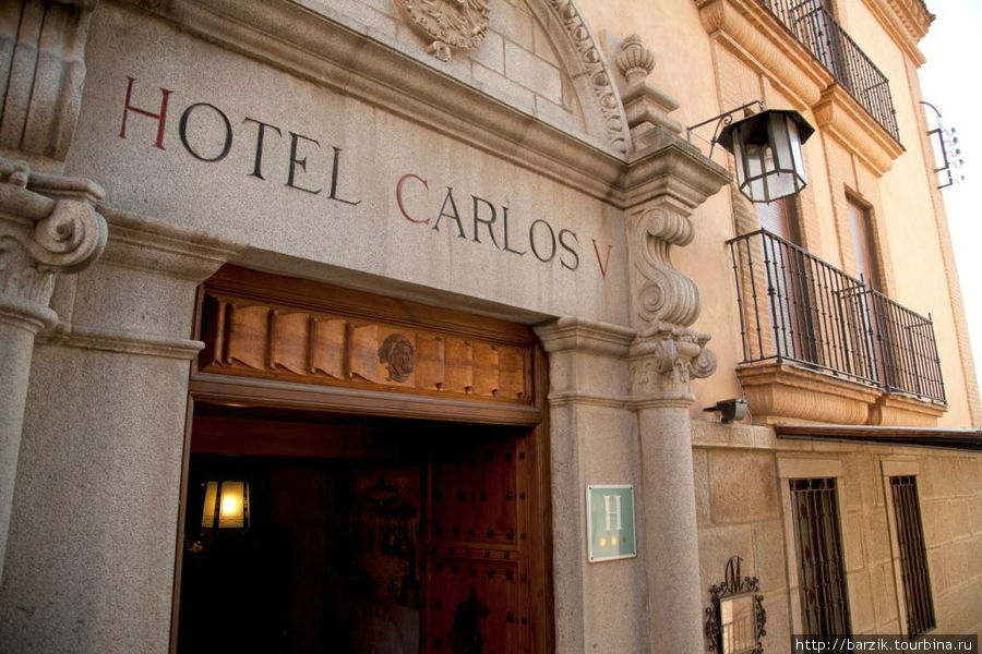 Вход в отель Толедо, Испания