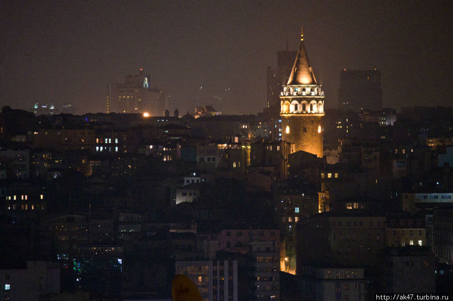 Галатская башня ночью Стамбул, Турция