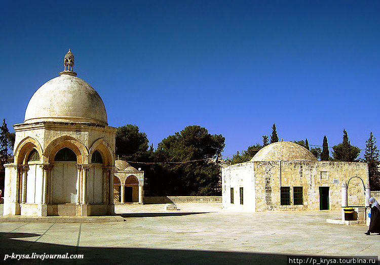 Купол Вознесения (слева) Иерусалим, Израиль