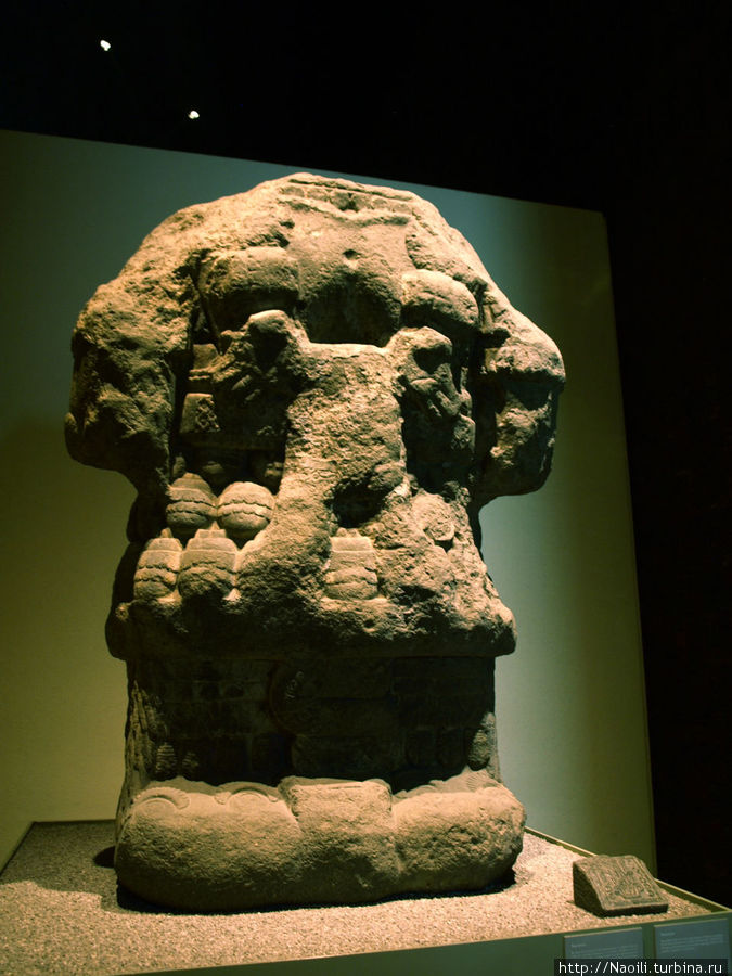 Йолотуку — богиня земли, в календаре представлена как двенадцатый стебель, поддерживает жизнь на земле