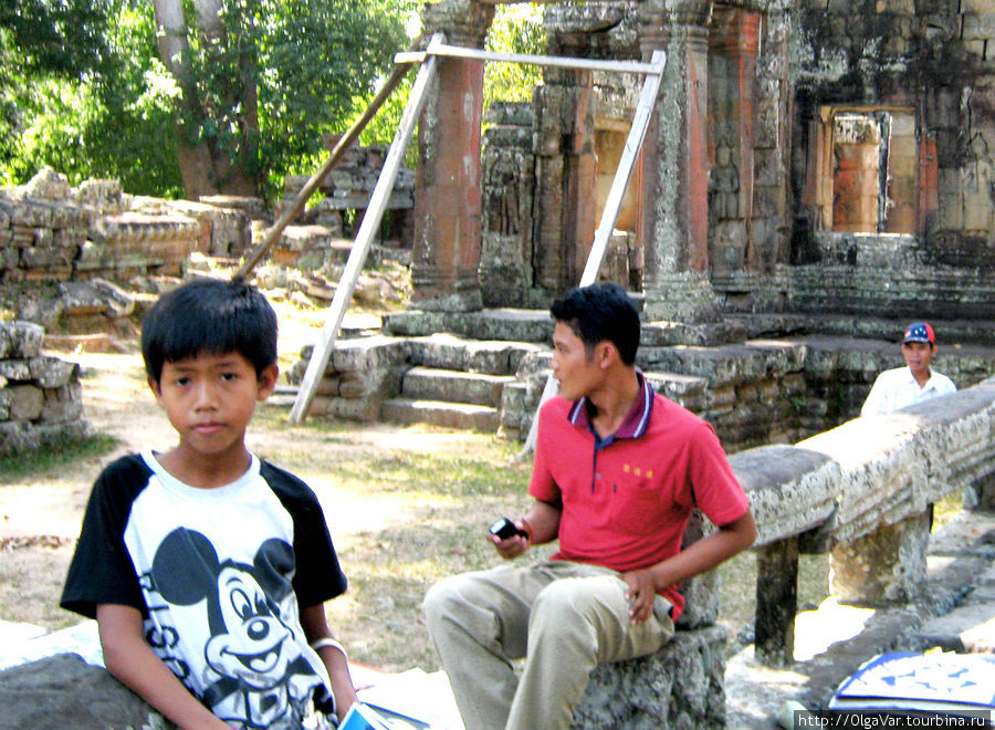Маленькие маугли Камбоджи Провинция Сиемреап, Камбоджа