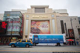 На другой стороне бульвара — знаменитый Kodak Theatre.