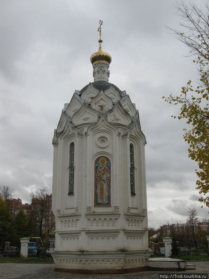 Приятная глазу часовенка Йошкар-Ола, Россия