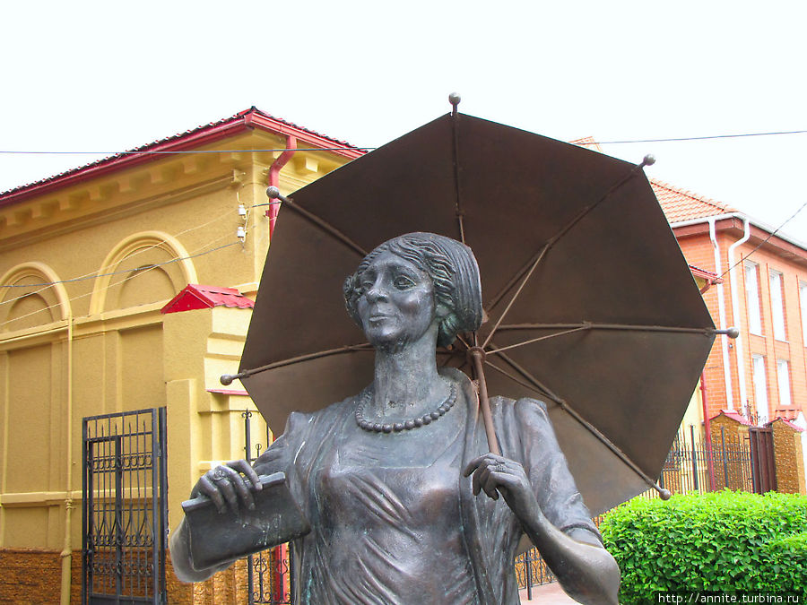 Памятник Ф. Раневской Таганрог, Россия