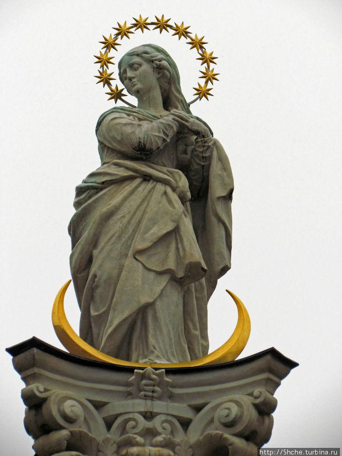 Вот она какая, бабушка Иисуса. (Насколько я помню, св.Анна является матерью девы Марии) Инсбрук, Австрия