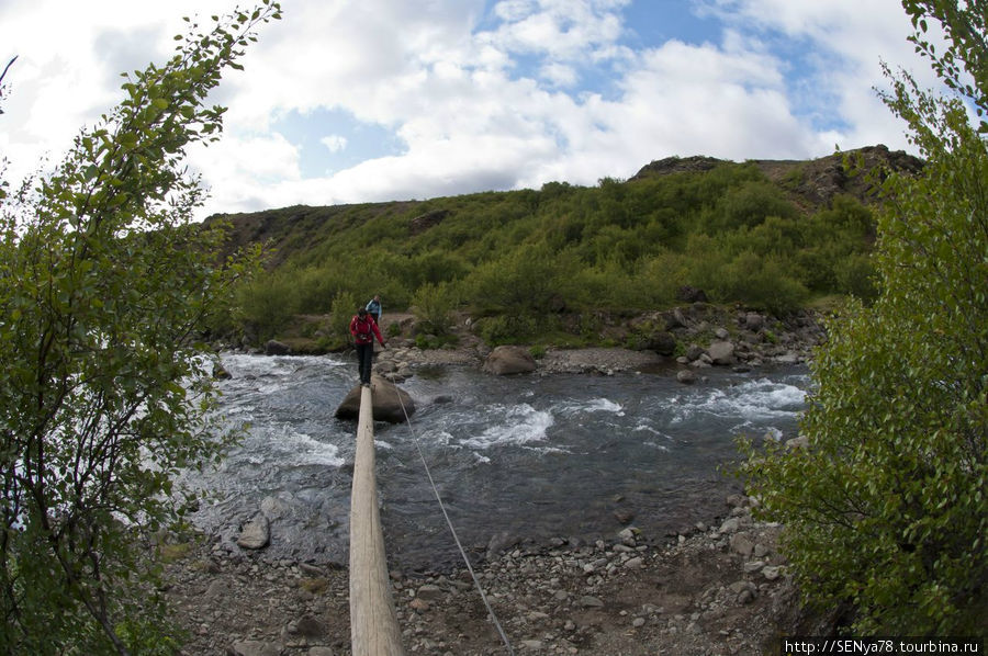 Путь к водопаду Glymur