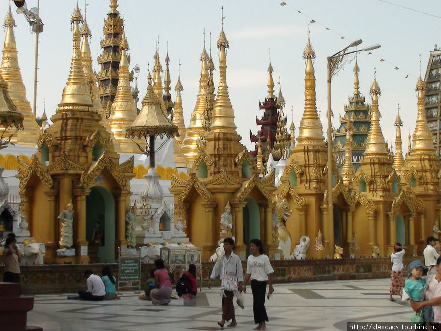 Янгон. Пагода Шведагон. Янгон, Мьянма