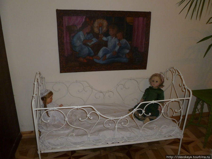 Уголок детской комнаты.  Под детскую Марина выделила  самую большую  и самую светлую комнату. Москва, Россия