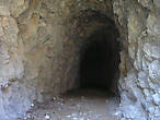 Тунель-ниша вдоваемая в скалу на 40 м.