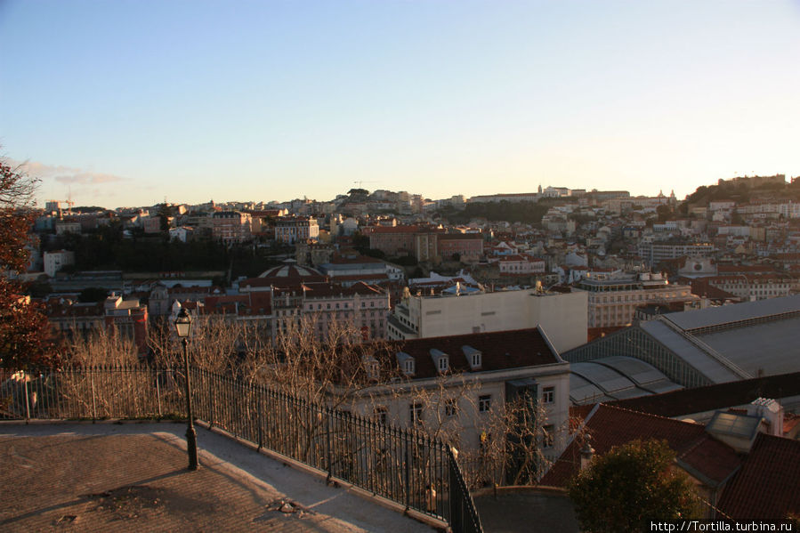 Смотровая площадка ди Сан Педро ди Алкантара Лиссабон, Португалия
